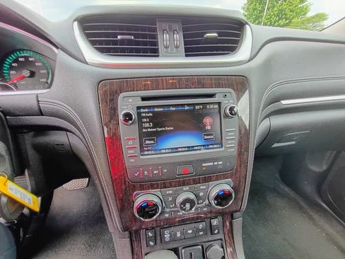Used 2017 Chevrolet Traverse LT FWD image 21