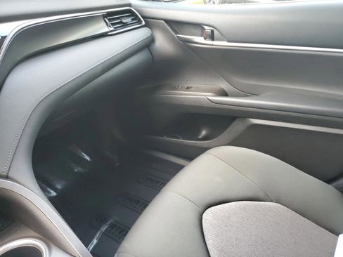 Used 2022 Toyota Camry LE image 27