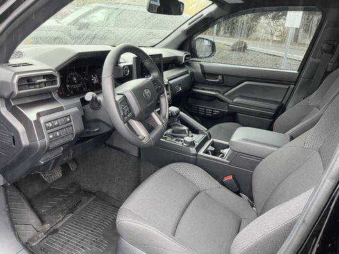 Used 2025 Toyota 4Runner SR5 image 9