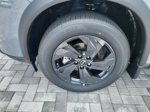 Used 2026 Nissan Rogue SV FWD image 13