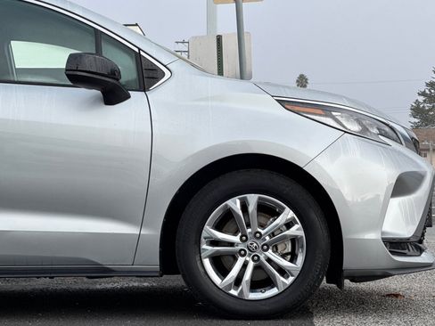 Used 2023 Toyota Sienna XSE image 35