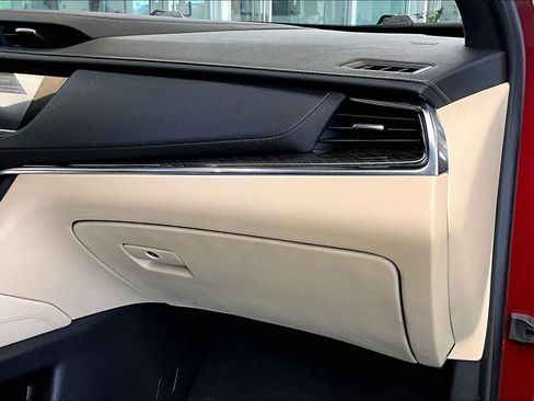 Used 2019 Cadillac XT5 FWD image 18