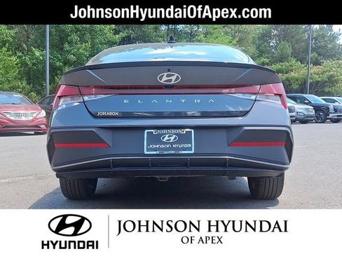 Certified 2025 Hyundai Elantra Sport FWD image 24