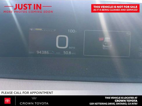 Used 2016 Toyota Prius Two w/ Preferred Accessory Package FWD image 3