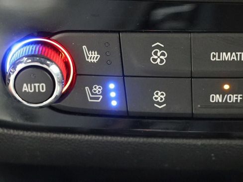 Used 2024 Buick Enclave Premium image 27