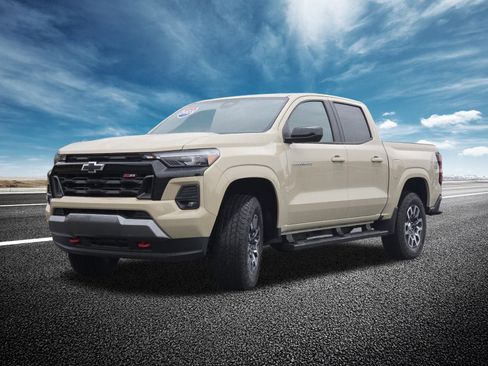 Used 2023 Chevrolet Colorado Z71 w/ Z71 Convenience Package 2 image 16