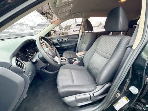 Used 2018 Nissan Rogue S image 20