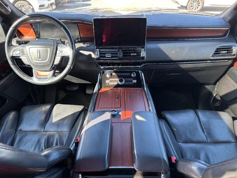 Used 2022 Lincoln Navigator Reserve image 12