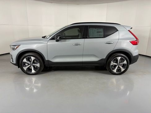 New 2026 Volvo XC40 B4 Plus w/ Protection Package image 5