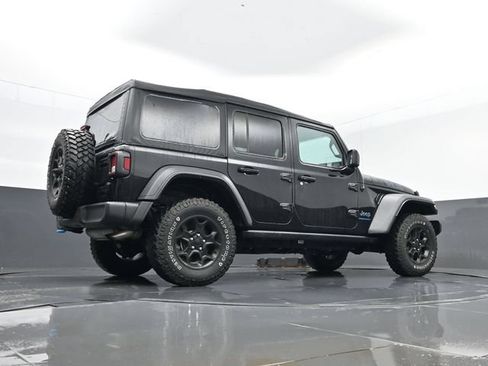 Used 2023 Jeep Wrangler Unlimited w/ Cold Weather Group AWD/4WD image 27
