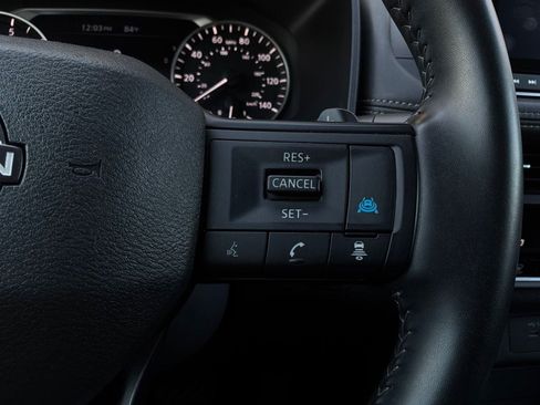 Used 2025 Nissan Rogue SV FWD image 36