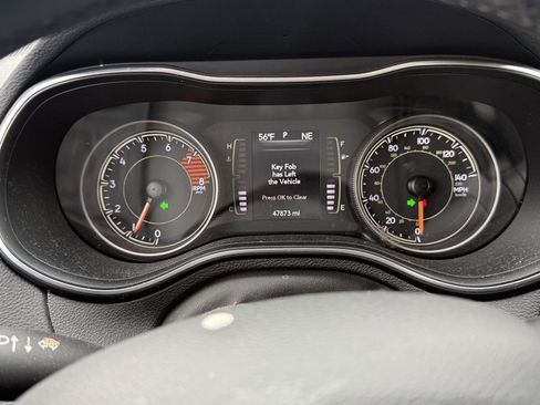 Used 2020 Jeep Cherokee Latitude Plus w/ Cold Weather Group AWD/4WD image 14