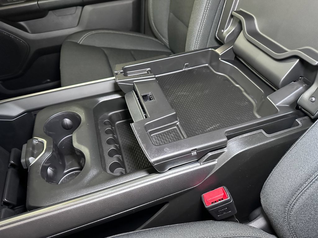New 2026 RAM 1500 Express AWD/4WD image 31
