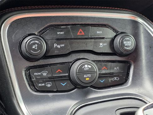 Used 2015 Dodge Challenger SXT Plus image 18