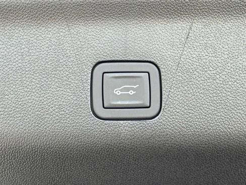 New 2026 Chevrolet Suburban Premier image 24