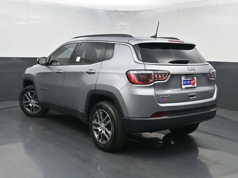 Used 2018 Jeep Compass Latitude w/ Popular Equipment Group image 20