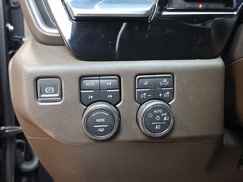 Used 2022 Chevrolet Silverado 1500 LT Trail Boss w/ Convenience Package II image 28