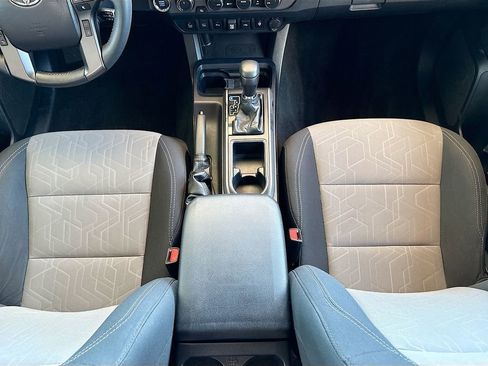 Used 2021 Toyota Tacoma TRD Sport w/ Technology Package image 16