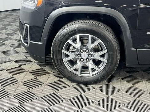 Used 2023 GMC Acadia SLT image 13