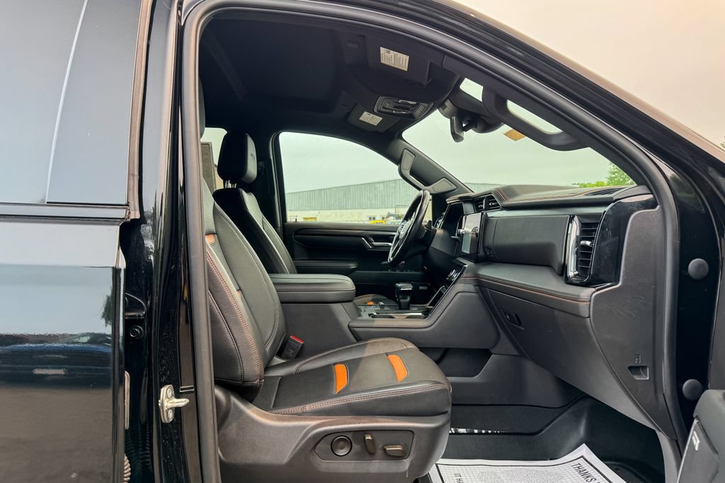 Used 2023 GMC Sierra 1500 AT4 w/ AT4 Premium Package AWD/4WD image 13