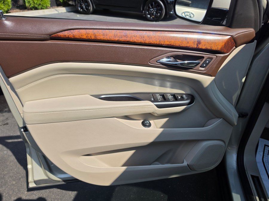 Used 2014 Cadillac SRX Luxury w/ Driver Awareness Package FWD image 26