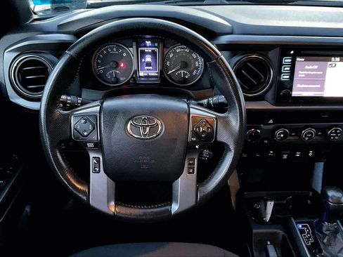 Used 2019 Toyota Tacoma TRD Sport w/ Technology Package image 6