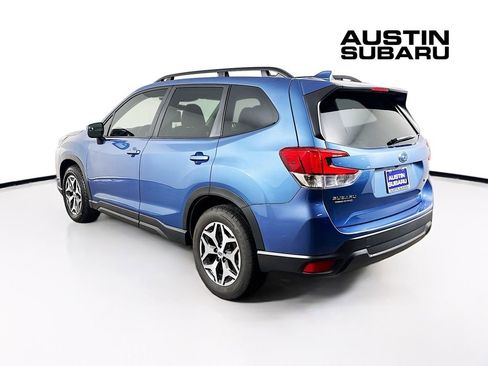 Used 2023 Subaru Forester Premium image 5