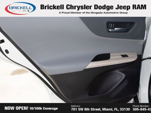 Used 2022 Toyota Venza XLE image 12