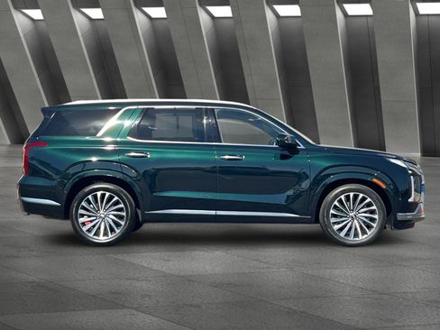Used 2025 Hyundai Palisade Calligraphy FWD image 3