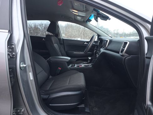 Used 2022 Kia Sportage LX image 8
