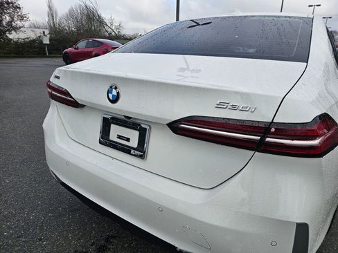 Used 2026 BMW 530i xDrive w/ Premium Package image 17