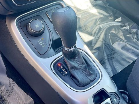 Used 2019 Jeep Compass Sport AWD/4WD image 17