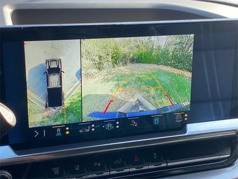 Used 2024 Chevrolet Silverado 3500 High Country w/ Technology Package image 24