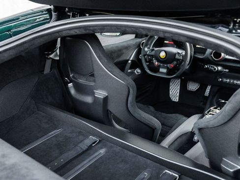 Used 2022 Ferrari 812 Competizione image 15