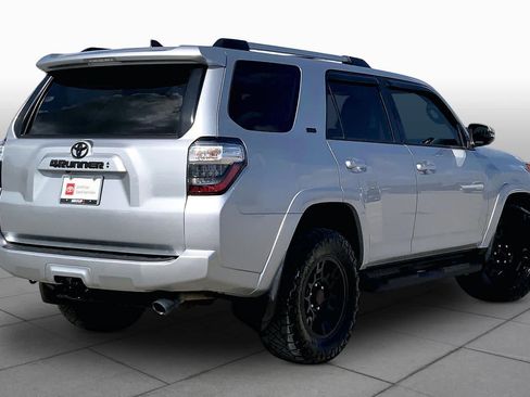 Used 2022 Toyota 4Runner SR5 Premium w/ Moonroof Package RWD image 13