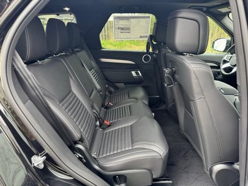 New 2026 Land Rover Discovery Dynamic SE AWD/4WD image 17