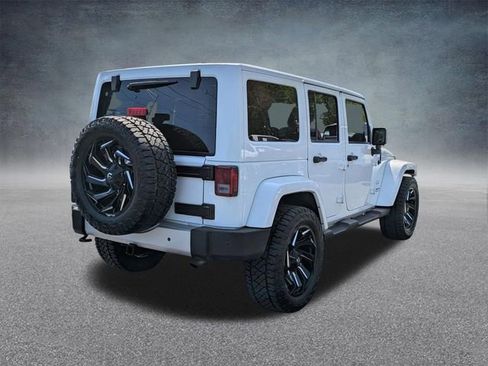 Used 2015 Jeep Wrangler Unlimited Sahara w/ Max Tow Package AWD/4WD image 3