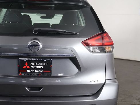 Used 2019 Nissan Rogue S AWD/4WD image 13