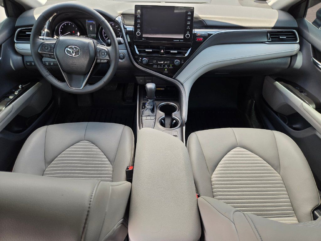 Used 2024 Toyota Camry SE w/ Cold Weather Package FWD image 14