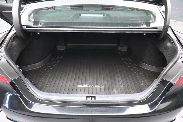 Used 2024 Toyota Camry SE w/ Convenience Package FWD image 26