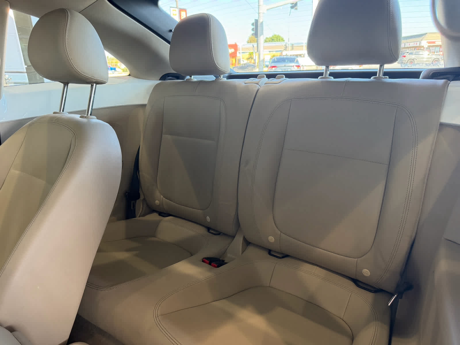 Used 2013 Volkswagen Beetle TDI FWD image 29