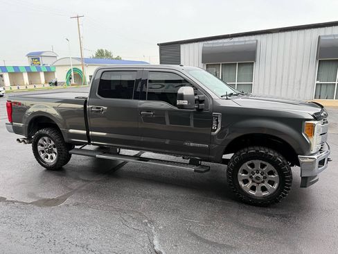 Used 2017 Ford F250 Lariat w/ Lariat Value Package AWD/4WD image 5