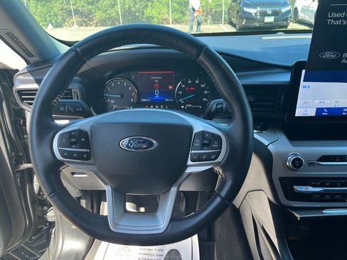 Used 2022 Ford Explorer XLT w/ Class IV Trailer Tow Package AWD/4WD image 16