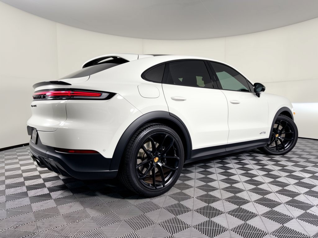 Certified 2025 Porsche Cayenne GTS AWD/4WD image 9