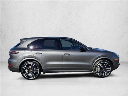 Used 2023 Porsche Cayenne S image 4