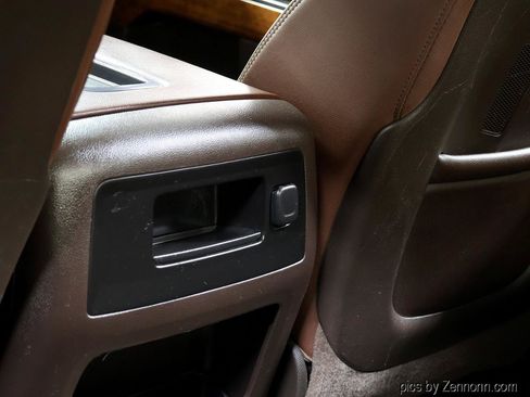 Used 2015 Chevrolet Silverado 1500 High Country w/ High Country Premium Package AWD/4WD image 18