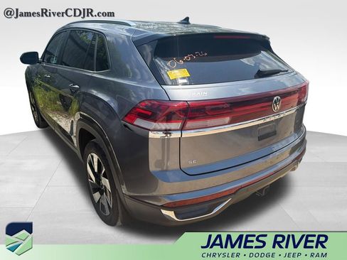 Used 2024 Volkswagen Atlas Cross Sport SE FWD image 4