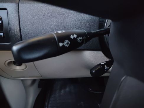 Used 2006 Chrysler 300 SRT8 w/ SRT Option Group II image 23