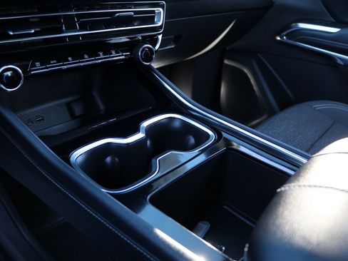 Used 2026 Chevrolet Traverse LT image 26