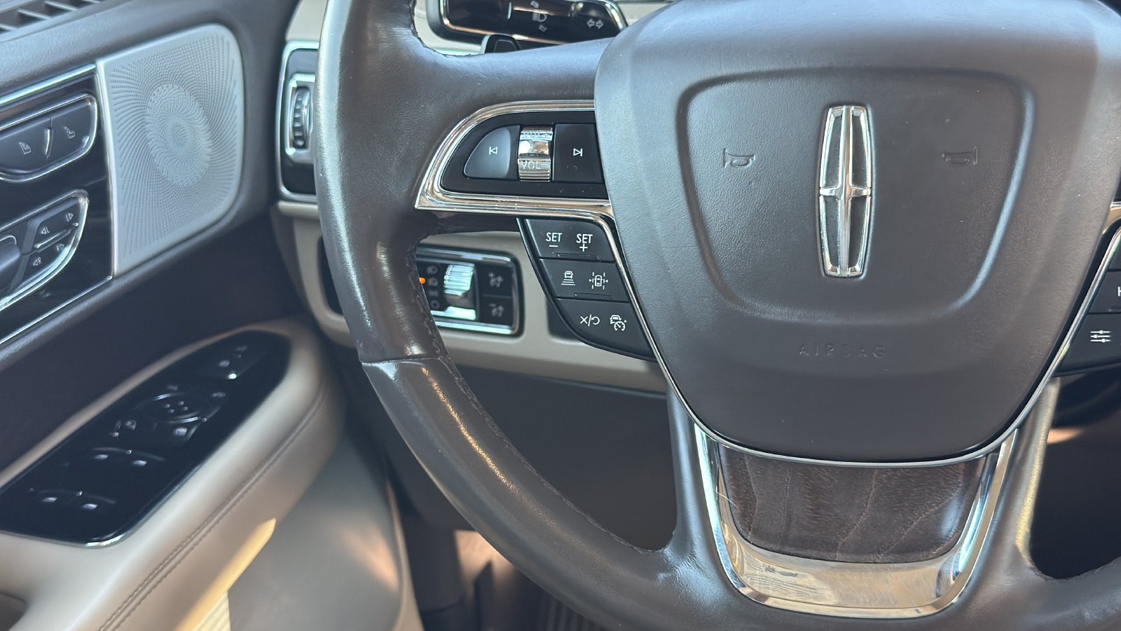 Used 2024 Lincoln Navigator Reserve AWD/4WD image 16